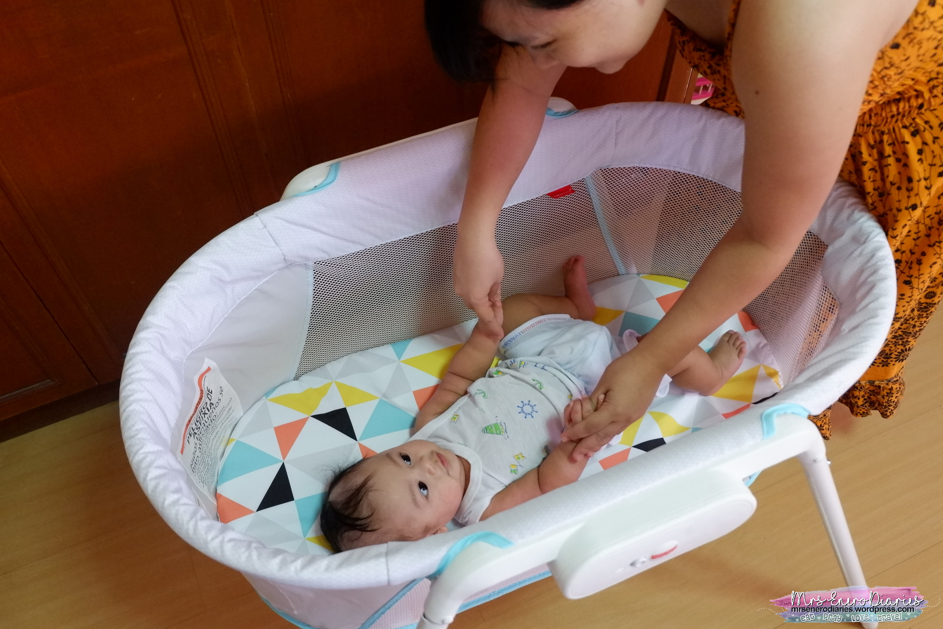 fisher price stow n go bassinet